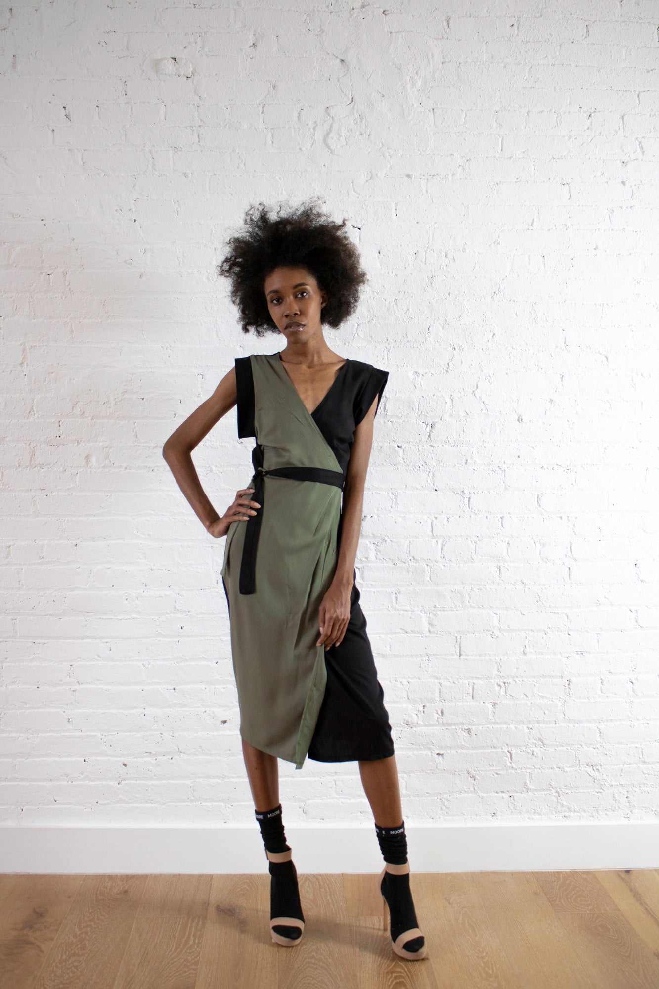 OLIVE SPLIT TUNIC