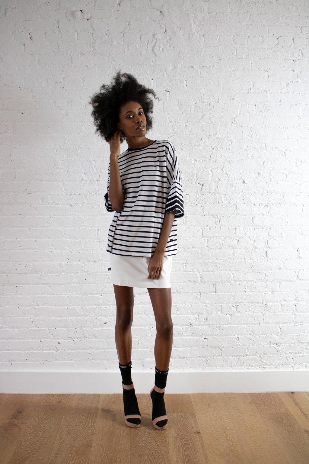 WHITE STRIPE BOX TOP