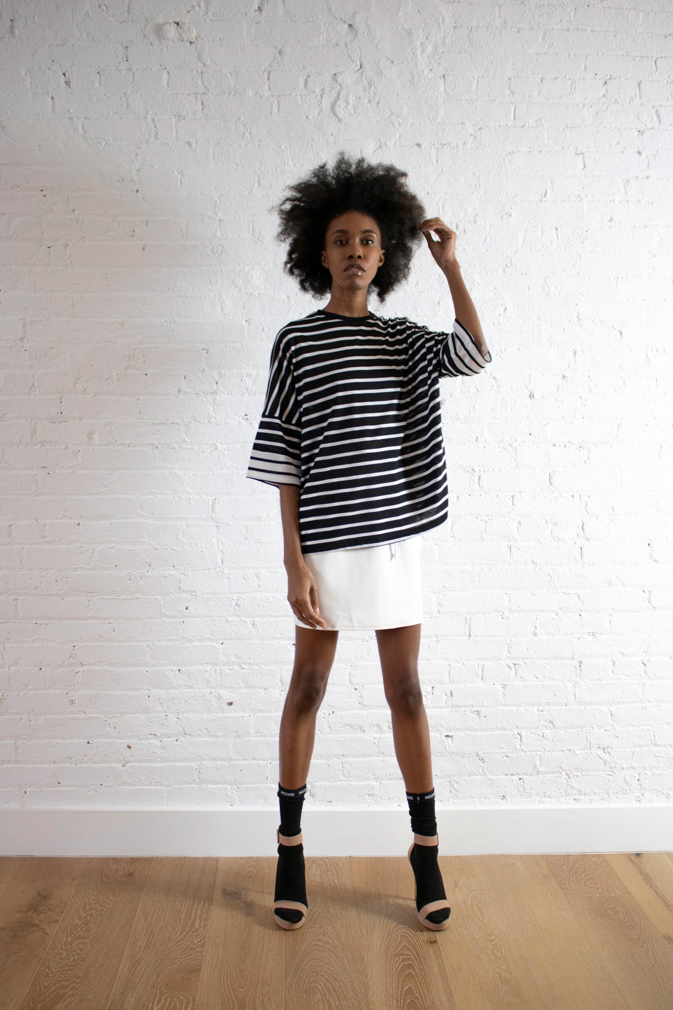 BLACK STRIPE BOX TOP