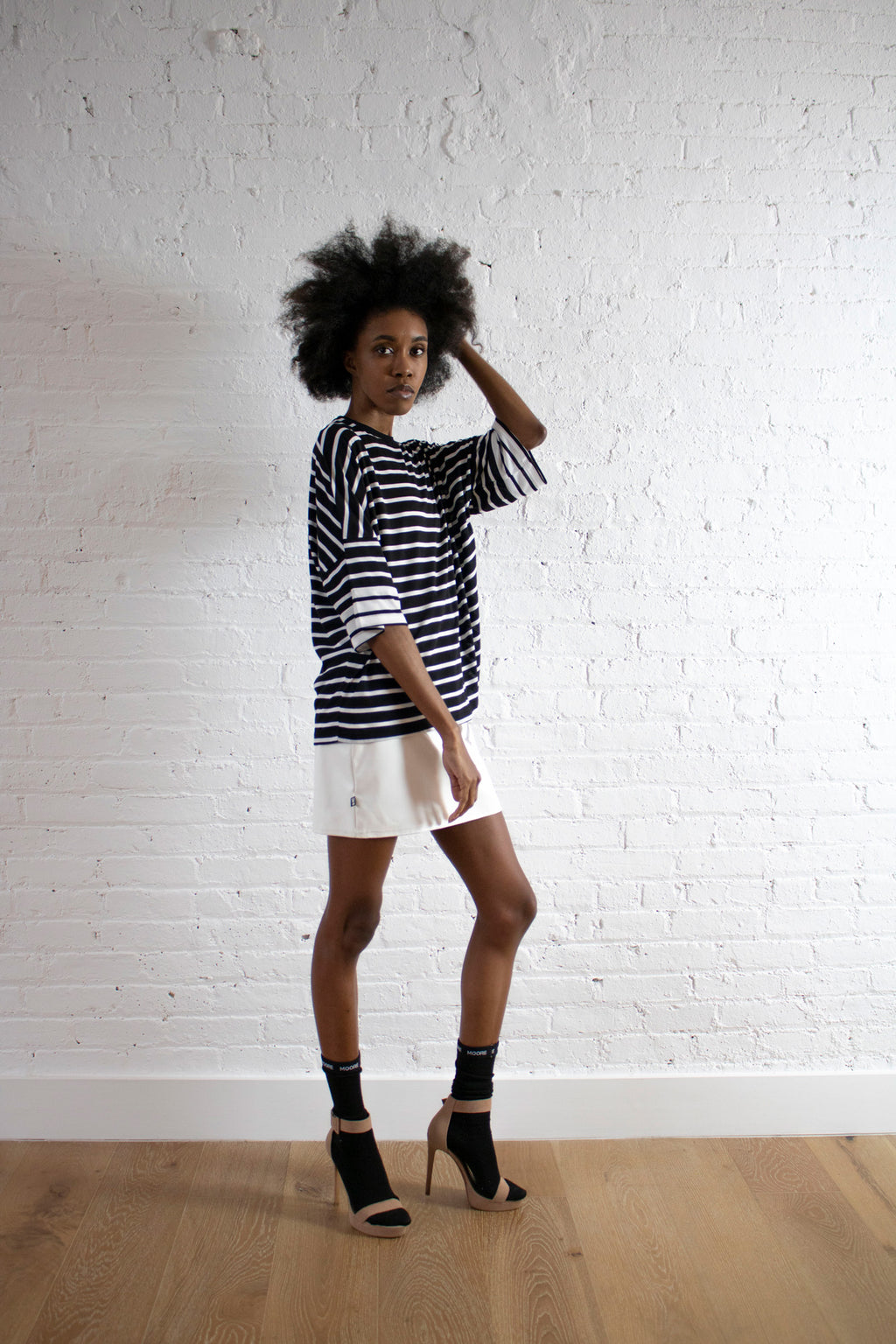 BLACK STRIPE BOX TOP