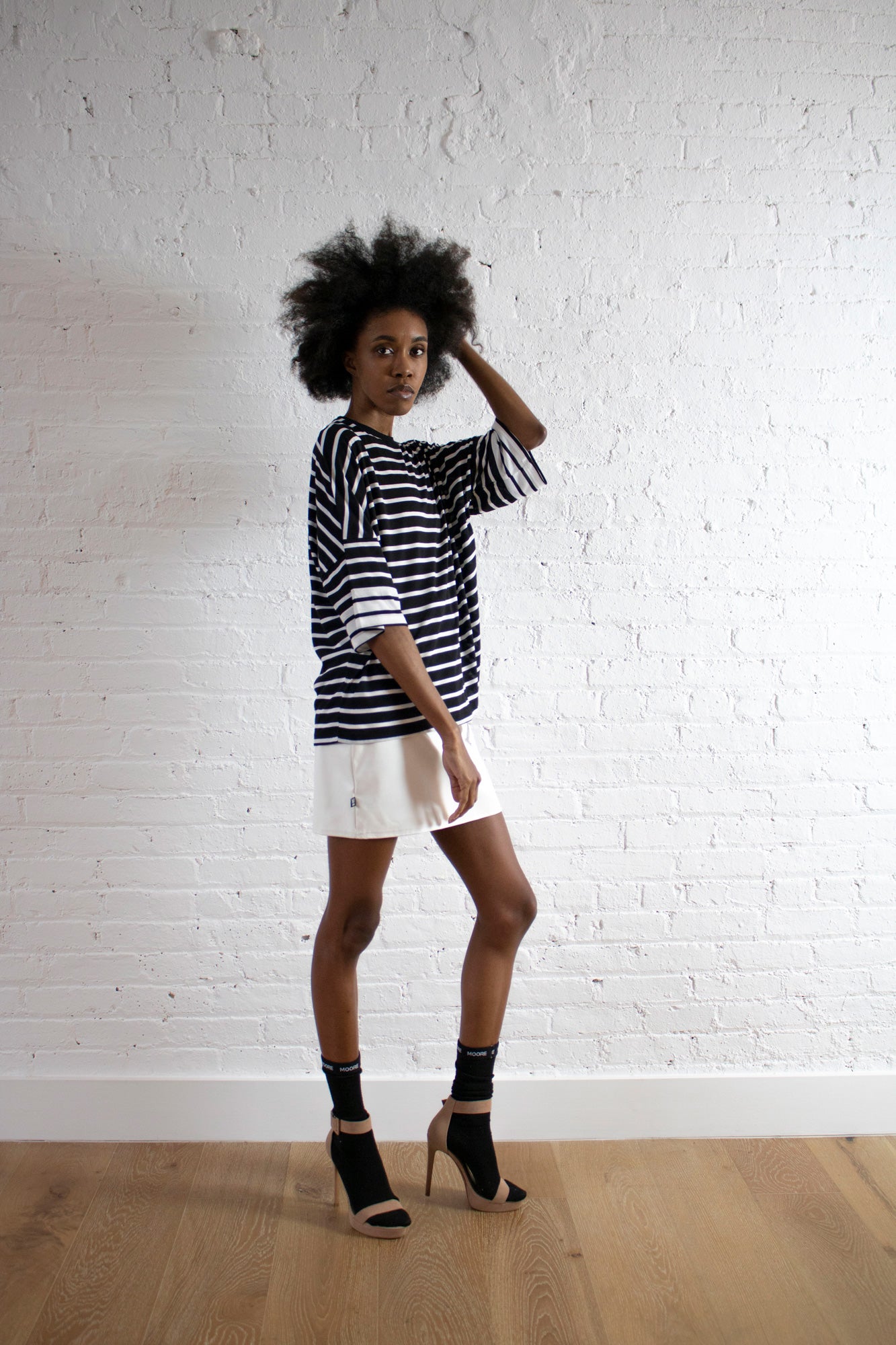 BLACK STRIPE BOX TOP