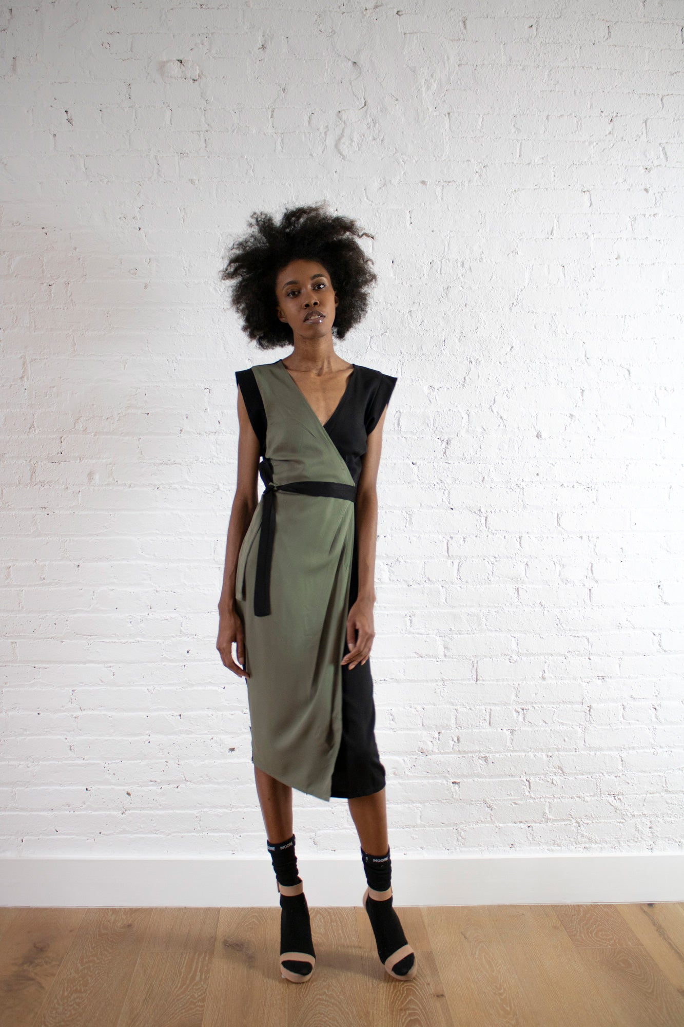 OLIVE SPLIT TUNIC