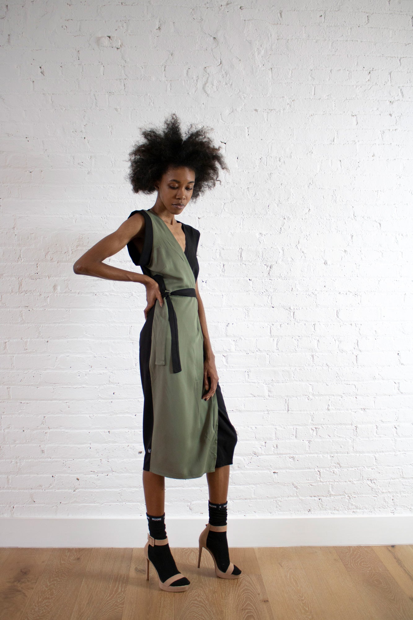 OLIVE SPLIT TUNIC