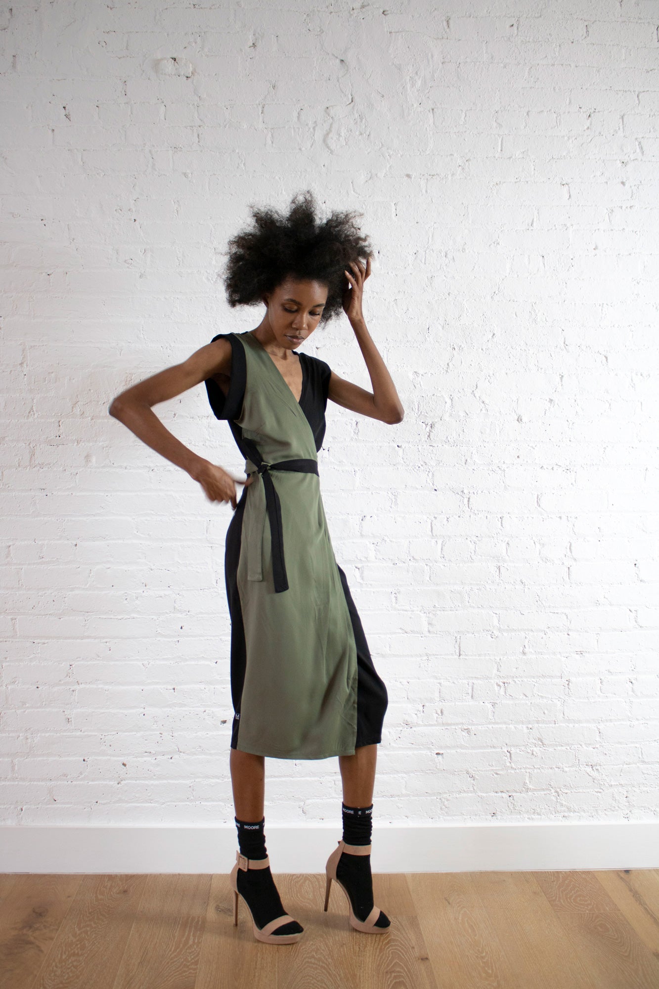OLIVE SPLIT TUNIC